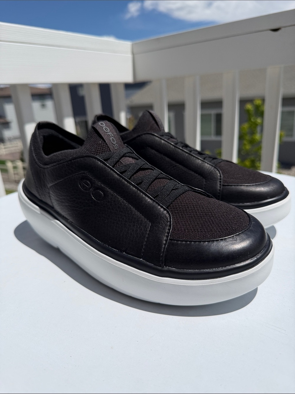 OOFOS Club+ Leather Slip-On Sneakers In Black/White-Sz 10 - Picture 2 of 14
